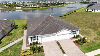 17731 Pastureland Ave in Bradenton, FL - Building Photo