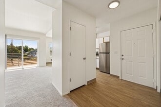 Nolan Ridge Apartments in Keizer, OR - Building Photo - Building Photo