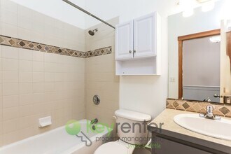 8450B 25th Ave SW in Seattle, WA - Building Photo - Building Photo