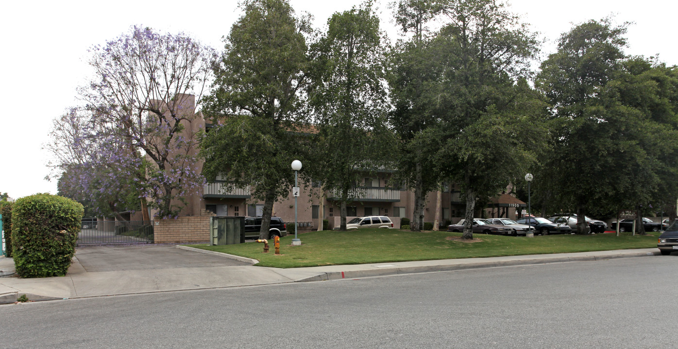 Villa Rain Tree Apartments in El Monte, CA - Foto de edificio