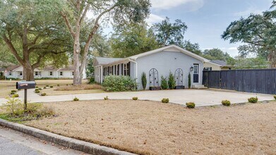 1223 Old wanus Dr in Mount Pleasant, SC - Foto de edificio - Building Photo