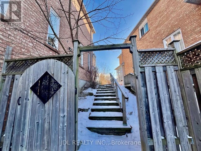 72 Fortune Crescent in Richmond Hill, ON - Building Photo - Building Photo