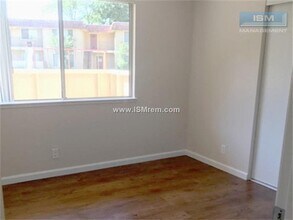 Delta Village Apartments in Stockton, CA - Foto de edificio - Building Photo