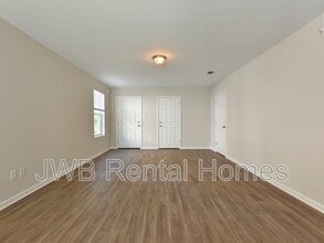 6816 Lake Mist Ln in Jacksonville, FL - Building Photo - Building Photo