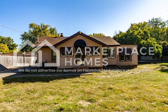 3301 Brewer Dr in Indianapolis, IN - Building Photo
