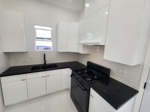 10343 Penrose St in Sun Valley, CA - Building Photo - Building Photo