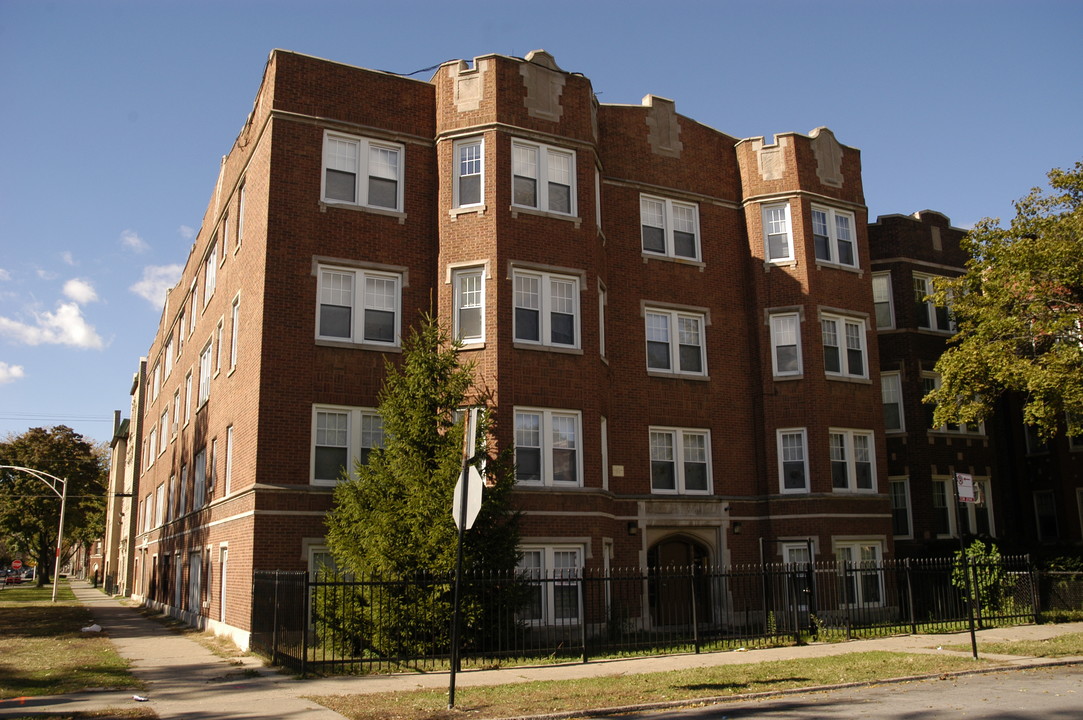 8056 S Ellis Ave in Chicago, IL - Foto de edificio