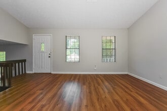 5127 Galbraith Cir in Stone Mountain, GA - Building Photo - Building Photo