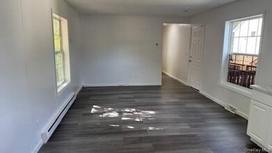 30 Woodcliff Ave in Monticello, NY - Foto de edificio - Building Photo