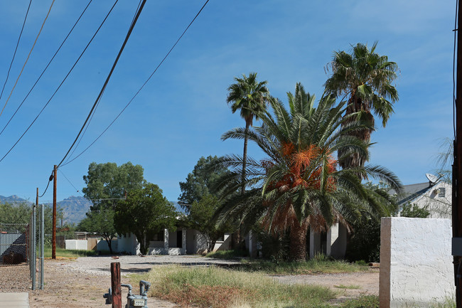 5619-5625 E 26th St in Tucson, AZ - Building Photo - Building Photo