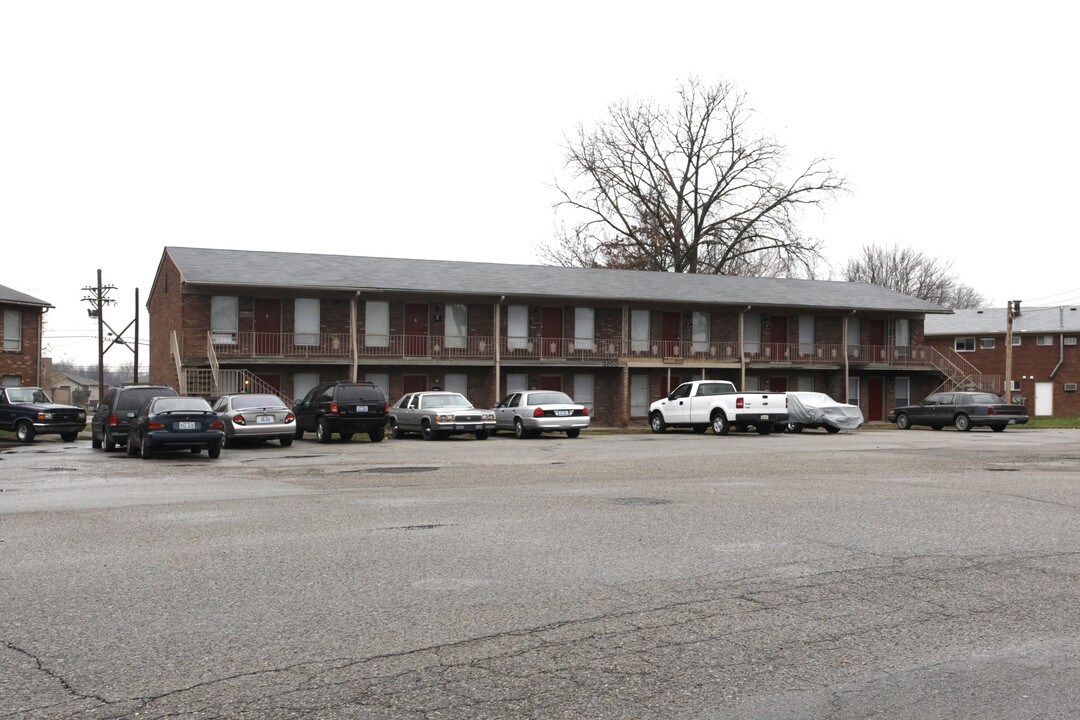 Bella & Twin Oak Apartments in Louisville, KY - Foto de edificio