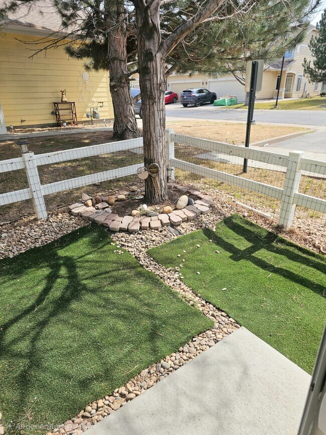 14400 Albrook Dr in Denver, CO - Foto de edificio - Building Photo