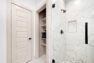 837 W Little York Rd in Houston, TX - Building Photo - Building Photo