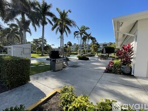 685 12th Ave S, Unit Everglades in Naples, FL - Building Photo - Building Photo