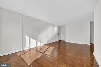 1010 G St NE in Washington, DC - Building Photo - Building Photo