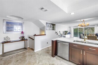 9814 Indian Key Trail in Seminole, FL - Building Photo - Building Photo