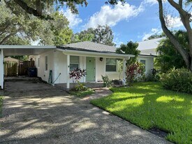 4727 W Wallcraft Ave in Tampa, FL - Building Photo