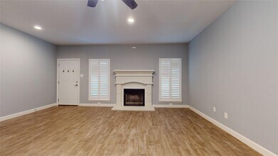 2984 Holly Hall St in Houston, TX - Building Photo - Building Photo