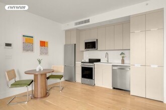 585 Argyle Rd in Brooklyn, NY - Building Photo - Building Photo