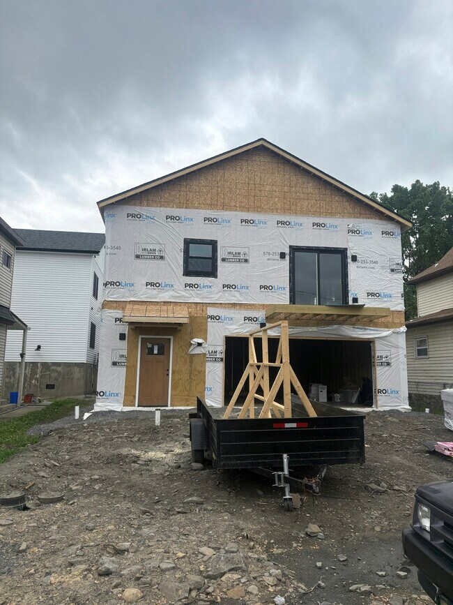 1109 S Webster Ave in Scranton, PA - Building Photo - Building Photo
