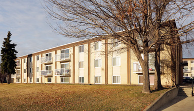 Sir William Place in Edmonton, AB - Building Photo - Building Photo