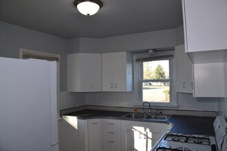 9606 Sievers Ct in Overland, MO - Foto de edificio - Building Photo