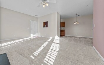 3015 Winston Dr, Unit 109 in Burlington, NC - Building Photo - Building Photo