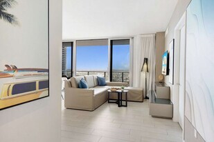 4010 S Ocean Dr in Hollywood, FL - Building Photo