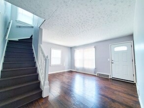 230 E 327th St in Willowick, OH - Building Photo - Building Photo