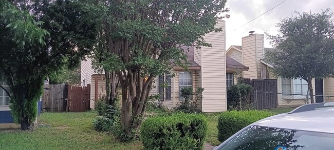 property at 2123 Chatham Square Ct