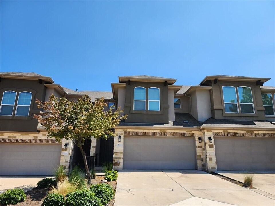 419 Rhetoric Way in Pflugerville, TX - Building Photo