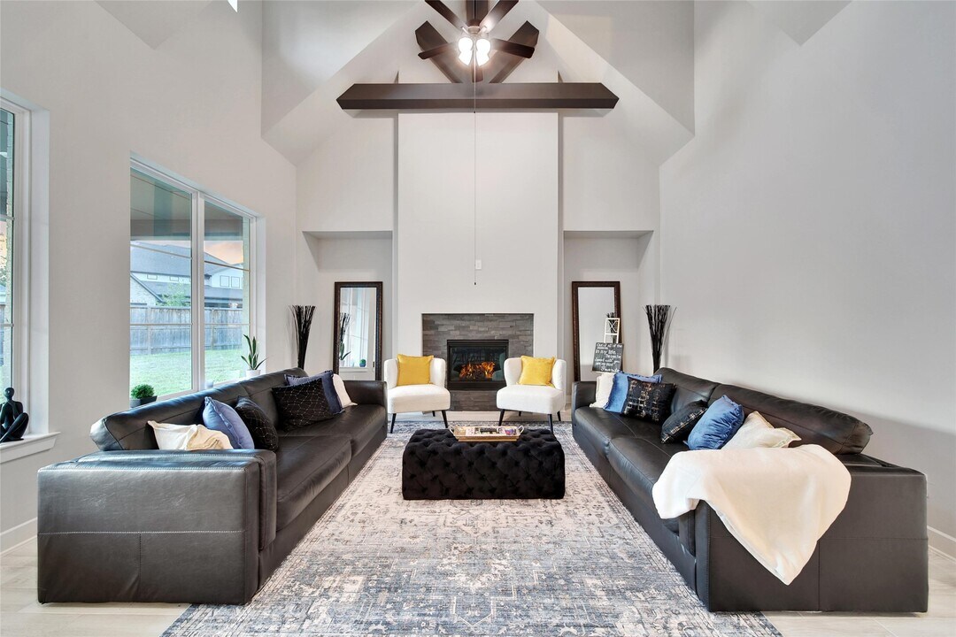 332 Coldwater Creek Ct in Conroe, TX - Building Photo