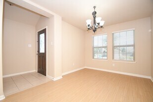 10015 Bitternut Hickory Ln in Tomball, TX - Building Photo