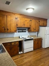 2074 Seabrook Ave, Unit B in Charleston, SC - Foto de edificio - Building Photo