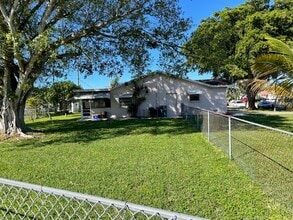 9044 SW 1st Dr in Boca Raton, FL - Building Photo - Building Photo