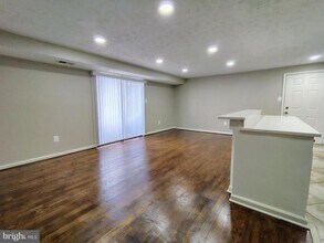 12407 Hickory Tree Way in Germantown, MD - Building Photo - Building Photo