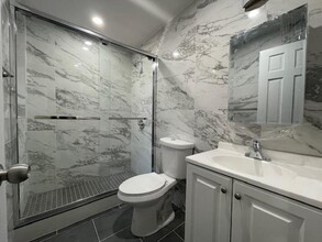 246 Menahan St in Brooklyn, NY - Building Photo - Building Photo