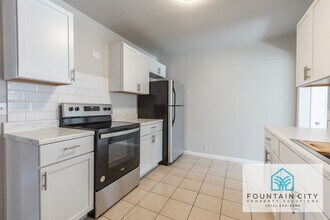 1307 NE 56th Terrace in Kansas City, MO - Building Photo - Building Photo