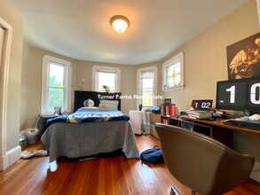 6 Warner St, Unit 1 in Somerville, MA - Foto de edificio - Building Photo
