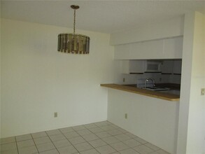 740 White Pine Tree Rd in Venice, FL - Building Photo - Building Photo