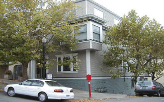 553 Belvedere St Apartments