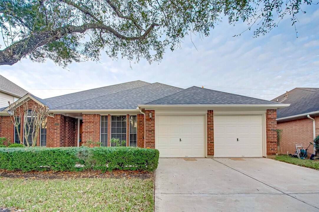 4611 Summer Lakes in Sugar Land, TX - Building Photo