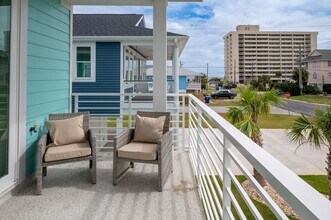 202 Ocean Blvd in Carolina Beach, NC - Building Photo - Building Photo