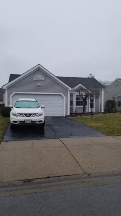 1739 Weather Stone Ln in Columbus, OH - Building Photo