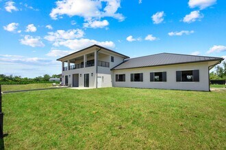 16175 Deer Path Ln in Wellington, FL - Building Photo - Building Photo