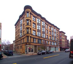 Colonial Block in Springfield, MA - Building Photo - Building Photo