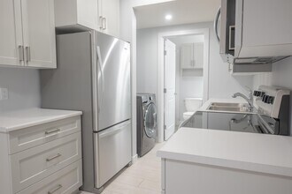 1455 Cherniak Way SW in Edmonton, AB - Building Photo - Building Photo