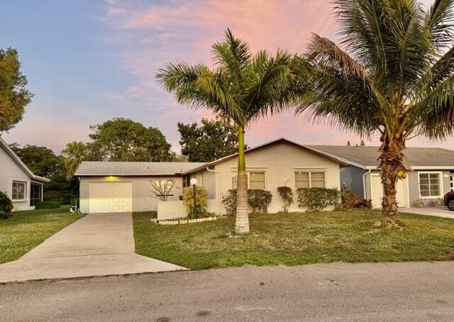 4190 Pine Green Run in Greenacres, FL - Foto de edificio - Building Photo