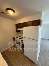1218 W Bishop Dr in Rogers, AR - Building Photo - Building Photo