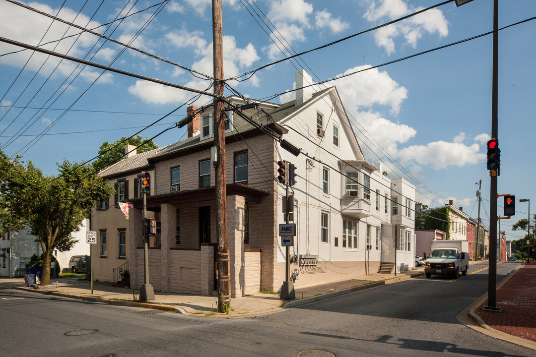 30 W All Saints St in Frederick, MD - Foto de edificio